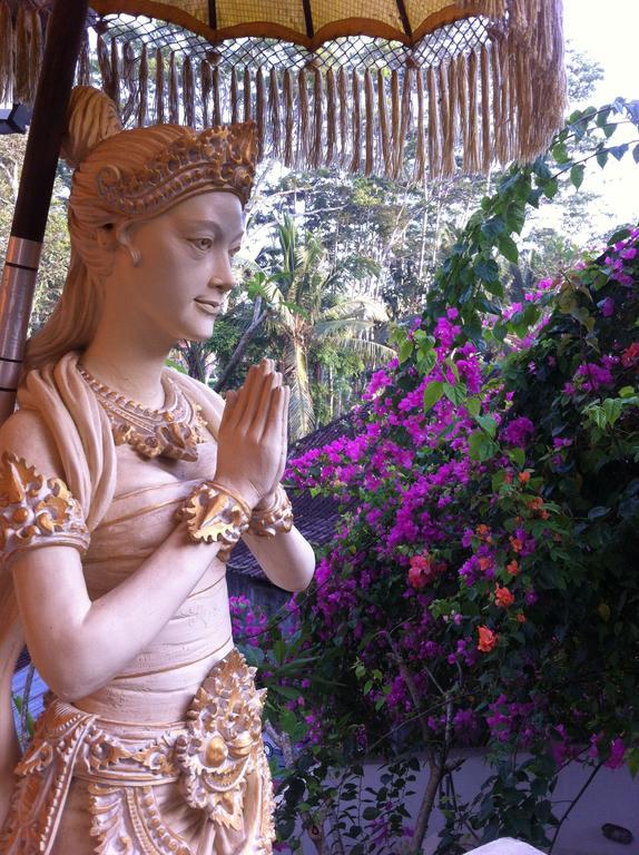 White Lotus Oasis Hotel Ubud  Exterior photo